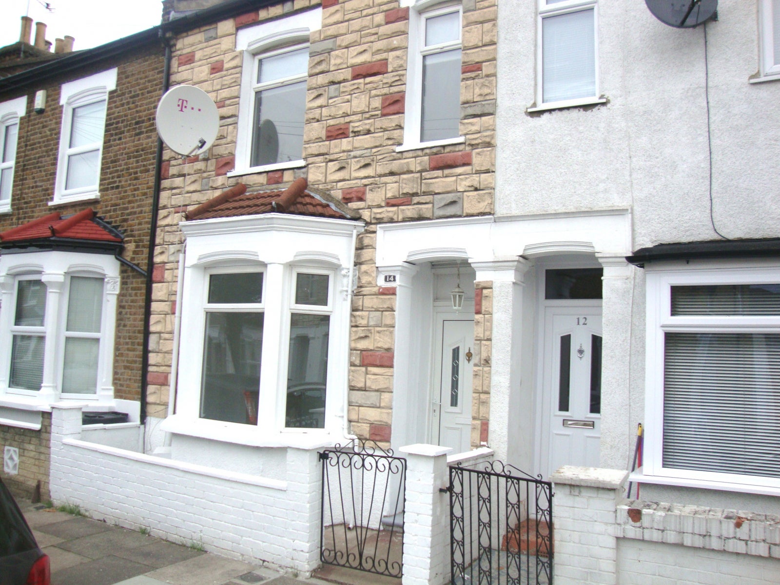 House Belmont Avenue in Greater London