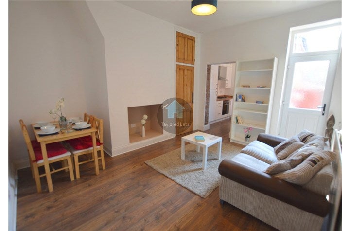 Flat Warton Terrace in Newcastle upon Tyne
