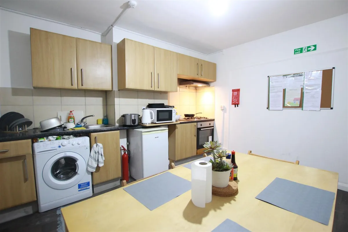 Room Mead Plat in Greater London