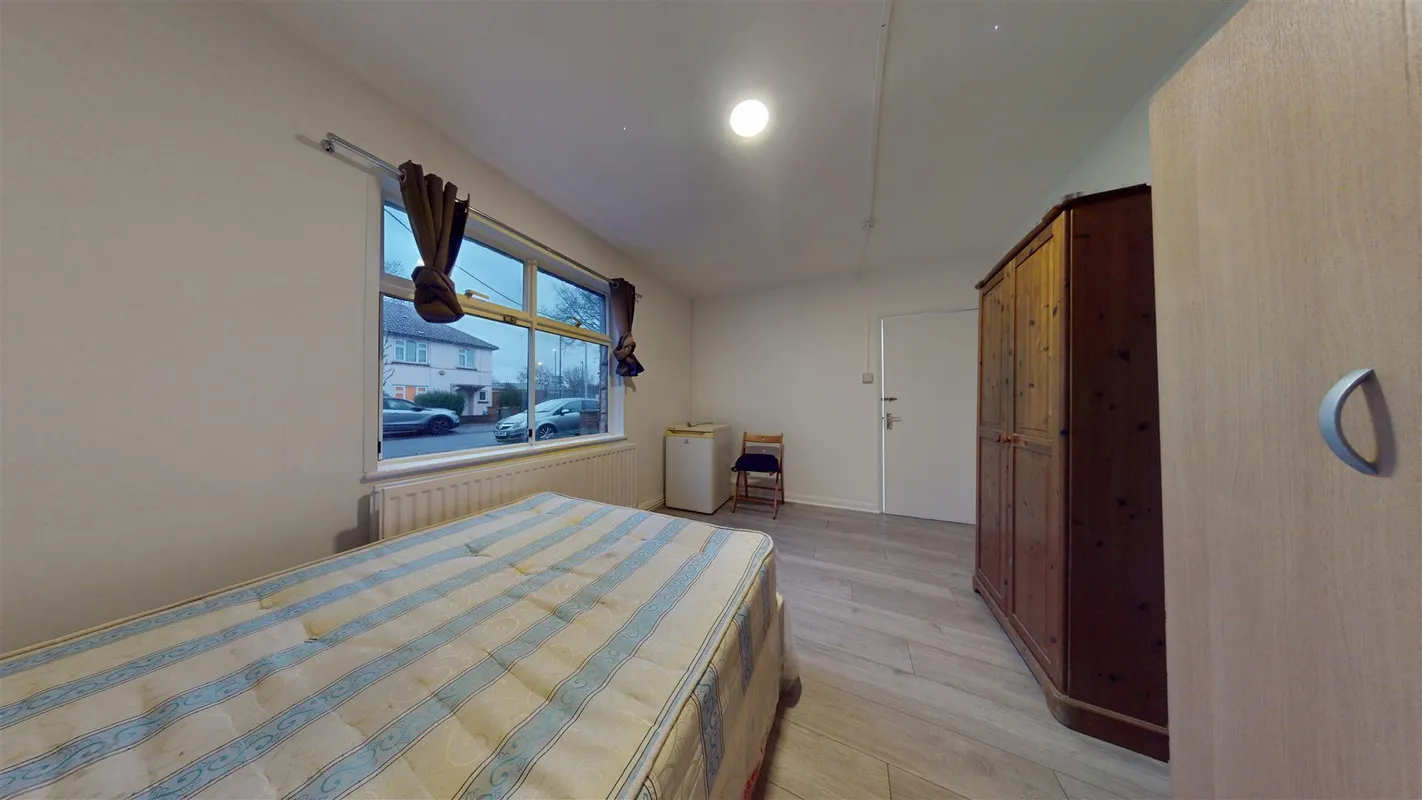Room Mead Plat in Greater London