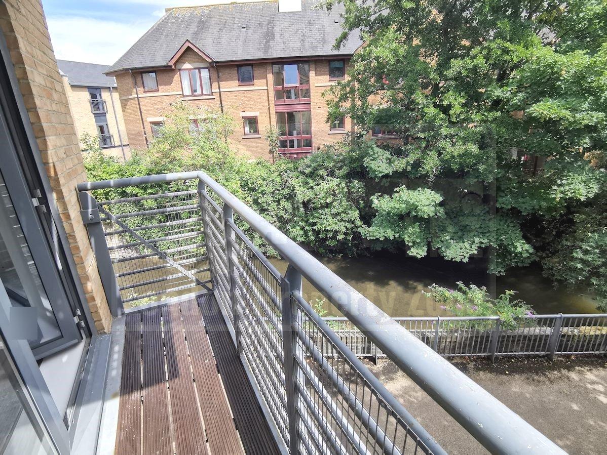 Flat Woodin's Way in Oxford