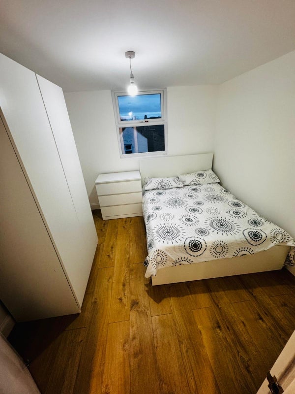 Room Rectory Lane in Greater London
