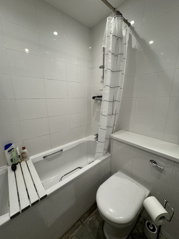 Flat Catherall Road in Greater London