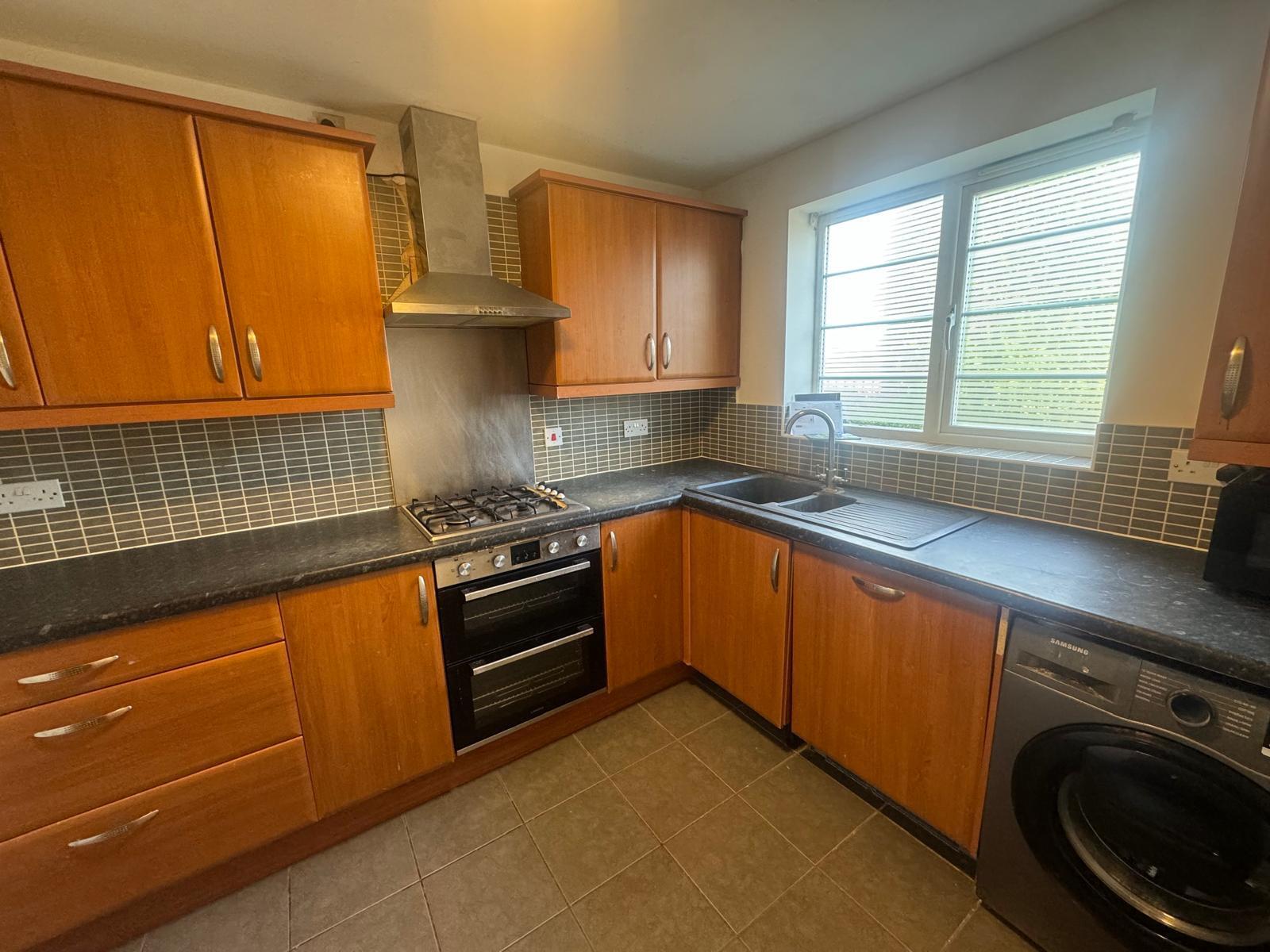 Flat Turners Court in Wootton