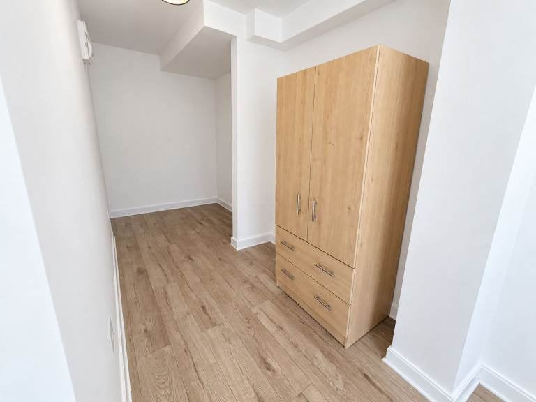 Flat Waterdale Road in Greater London