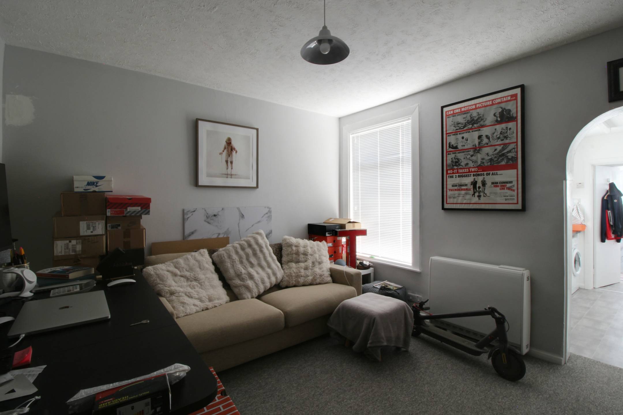 Flat Crunden Road in Greater London