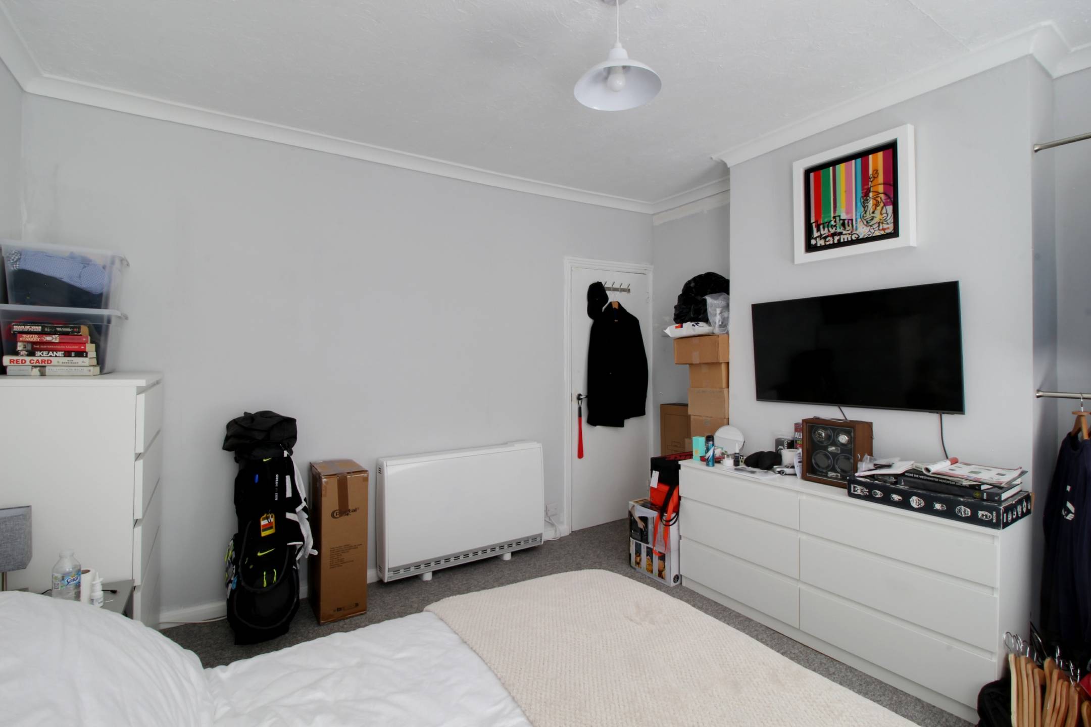 Flat Crunden Road in Greater London