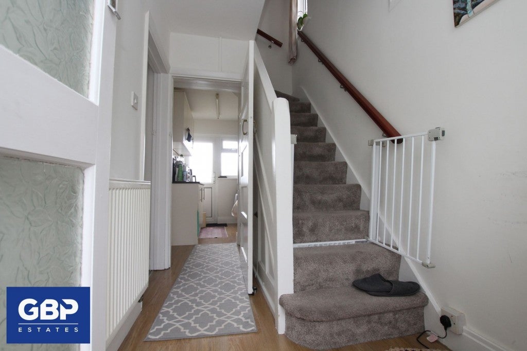 House Lowshoe Lane in Greater London