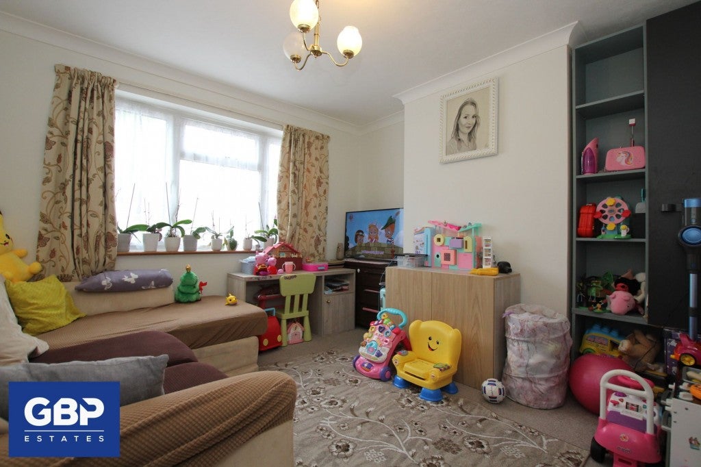 House Lowshoe Lane in Greater London