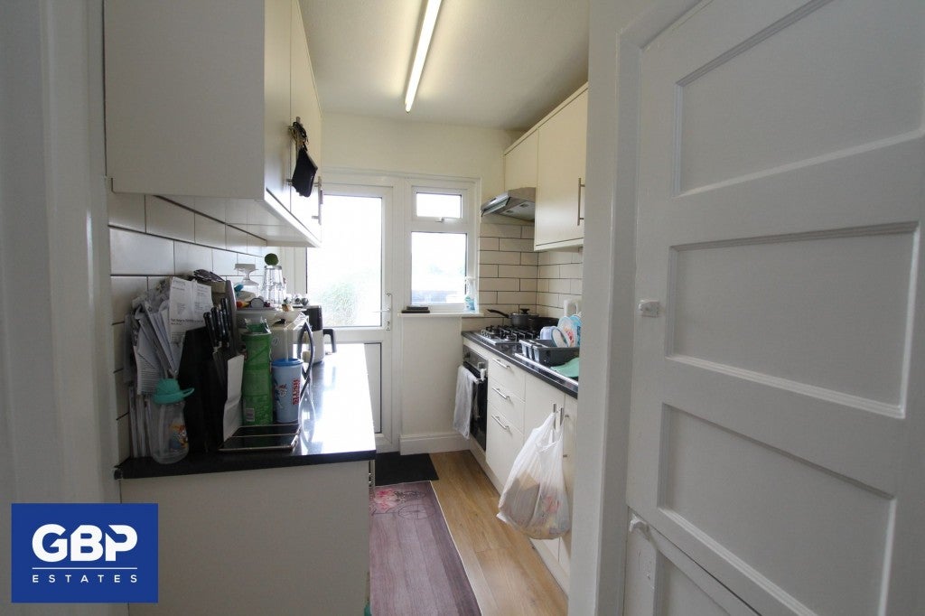 House Lowshoe Lane in Greater London