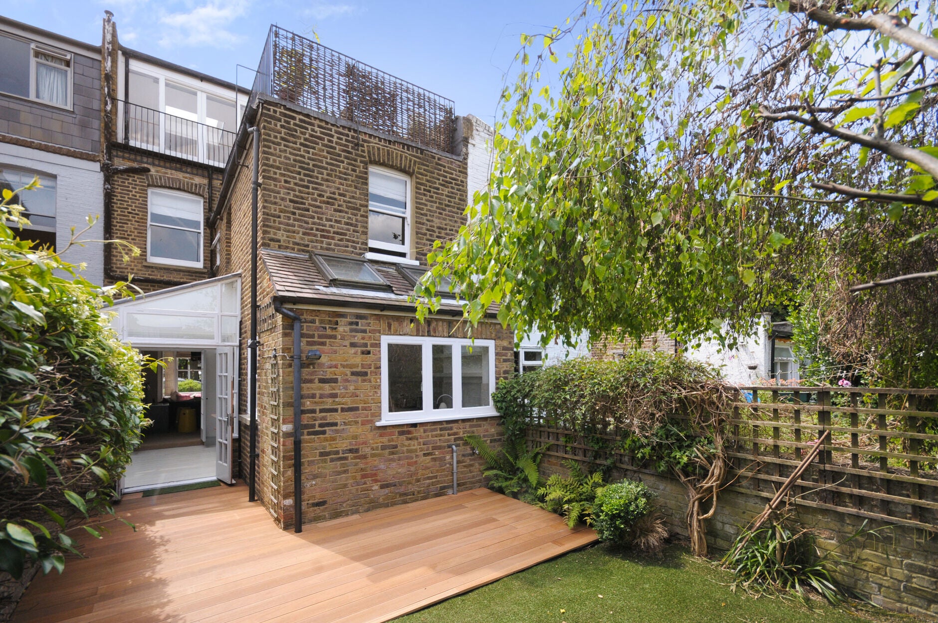 House Wendell Road in Greater London