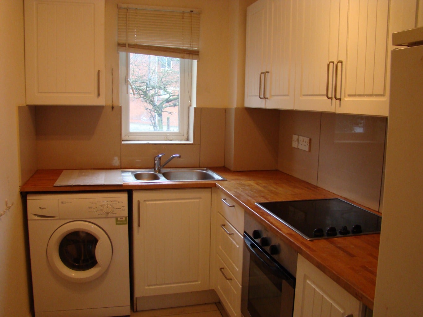 Flat High Road Woodford Green in Greater London