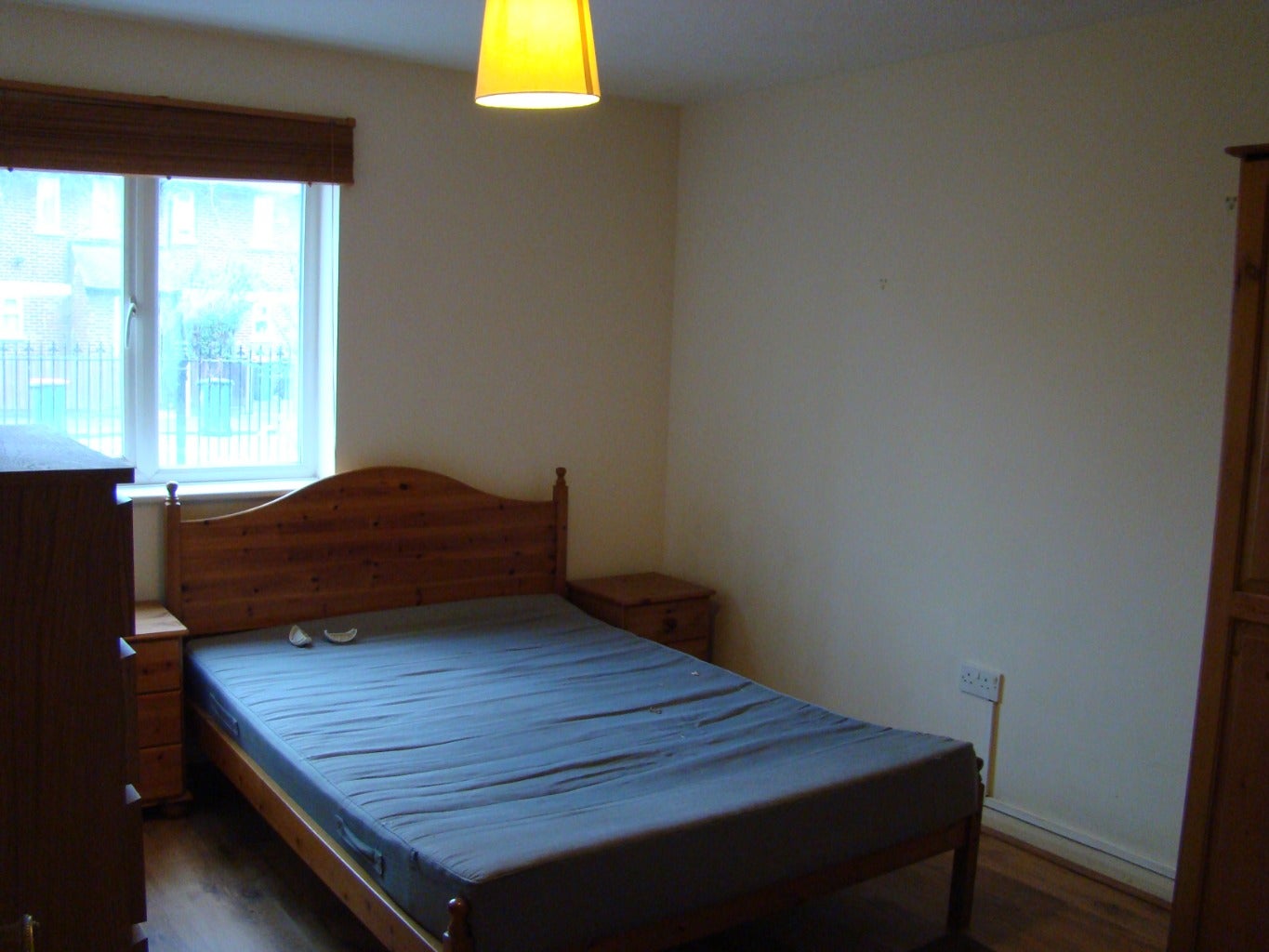 Flat High Road Woodford Green in Greater London
