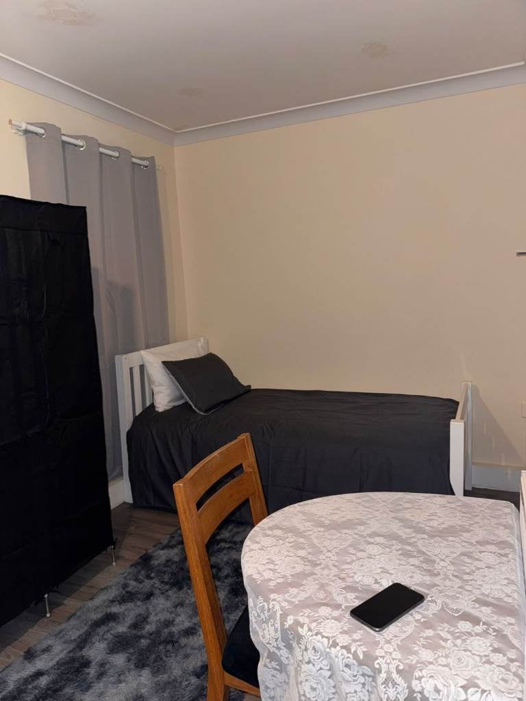 Flat Hughenden Road in High Wycombe