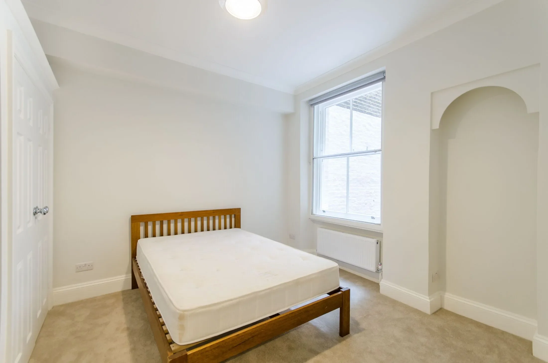 Flat Hogarth Road in Greater London