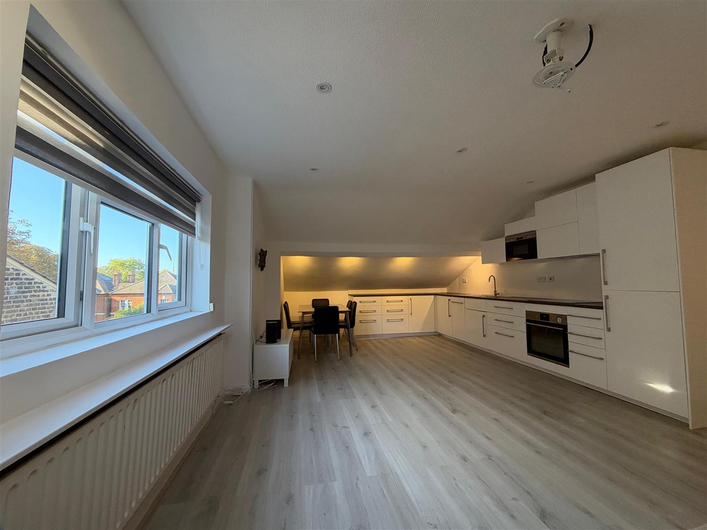 Flat Chestnut Road in Greater London