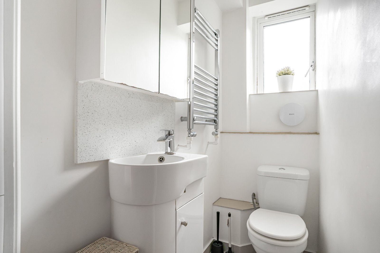 Room Stanhope Street in Greater London