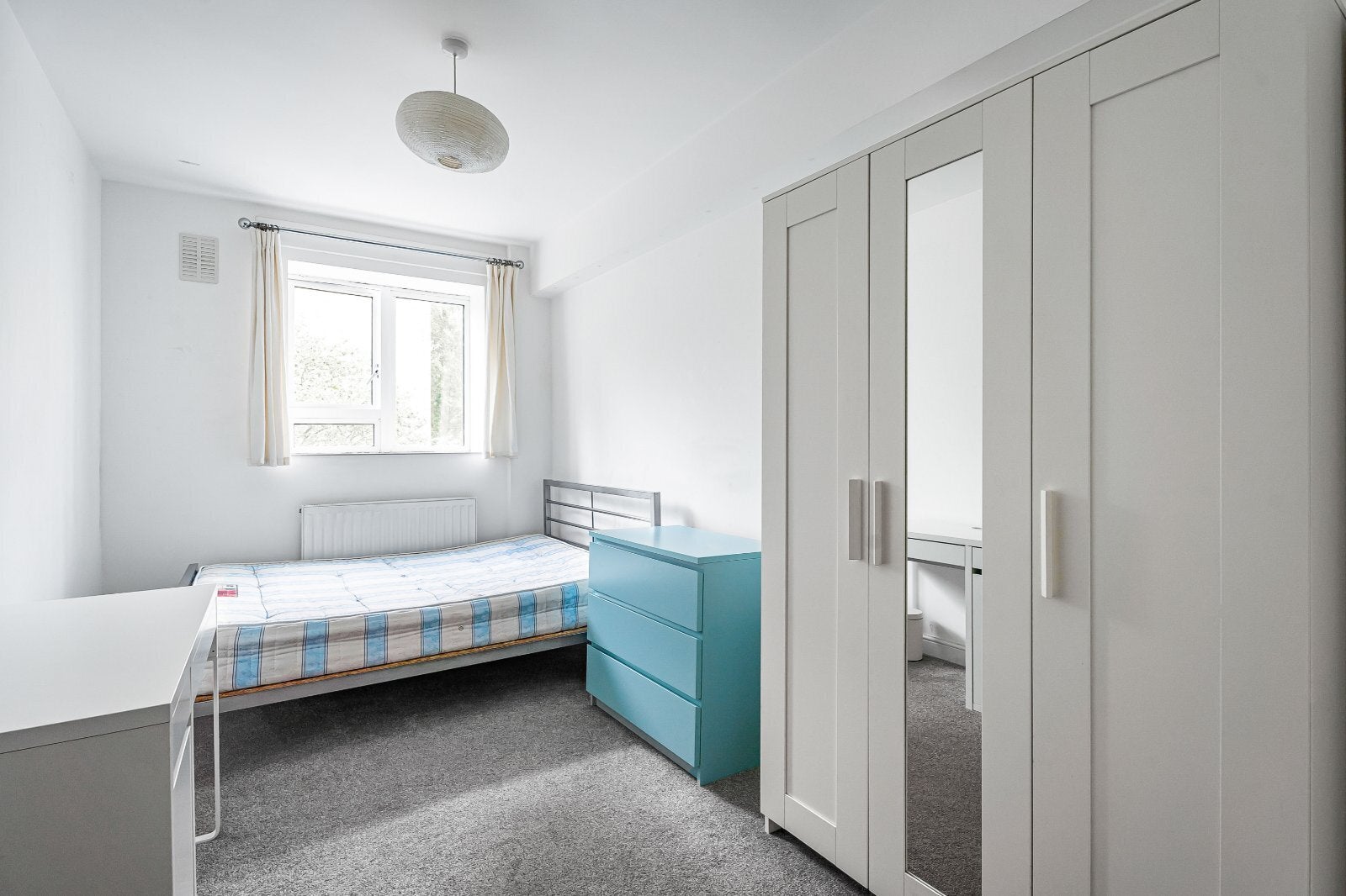 Room Stanhope Street in Greater London