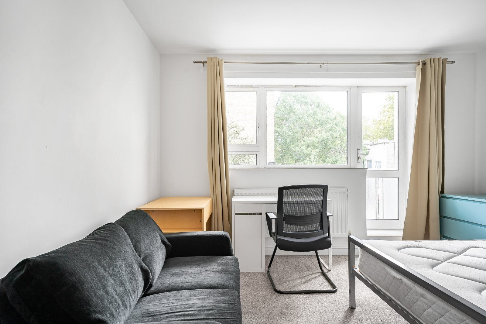 Room Stanhope Street in Greater London