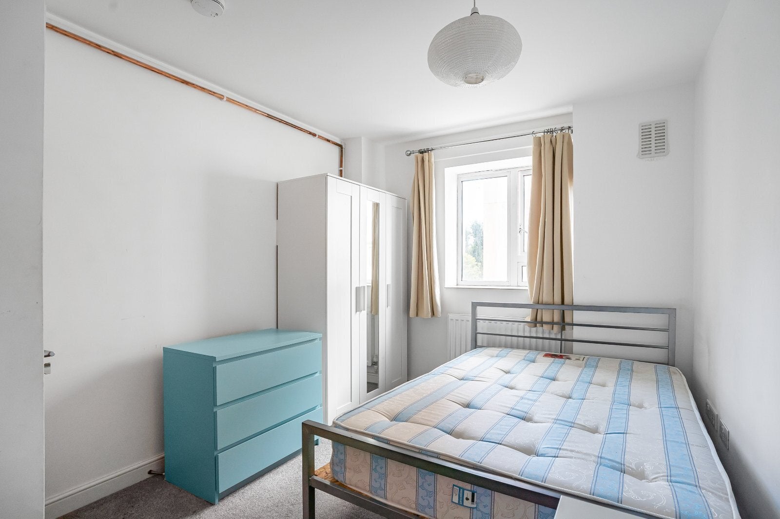 Room Stanhope Street in Greater London