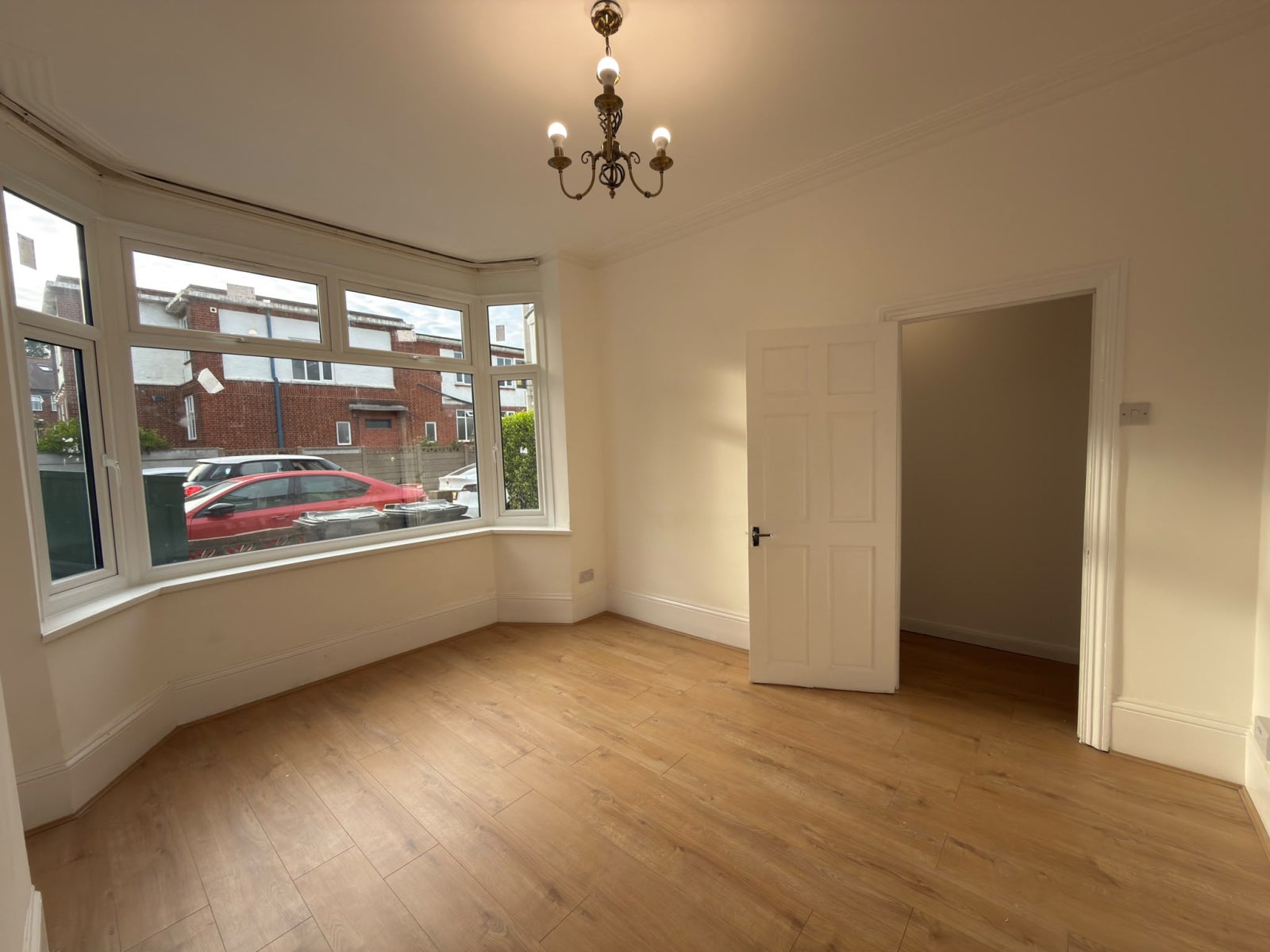 Flat Maybank Road in Greater London