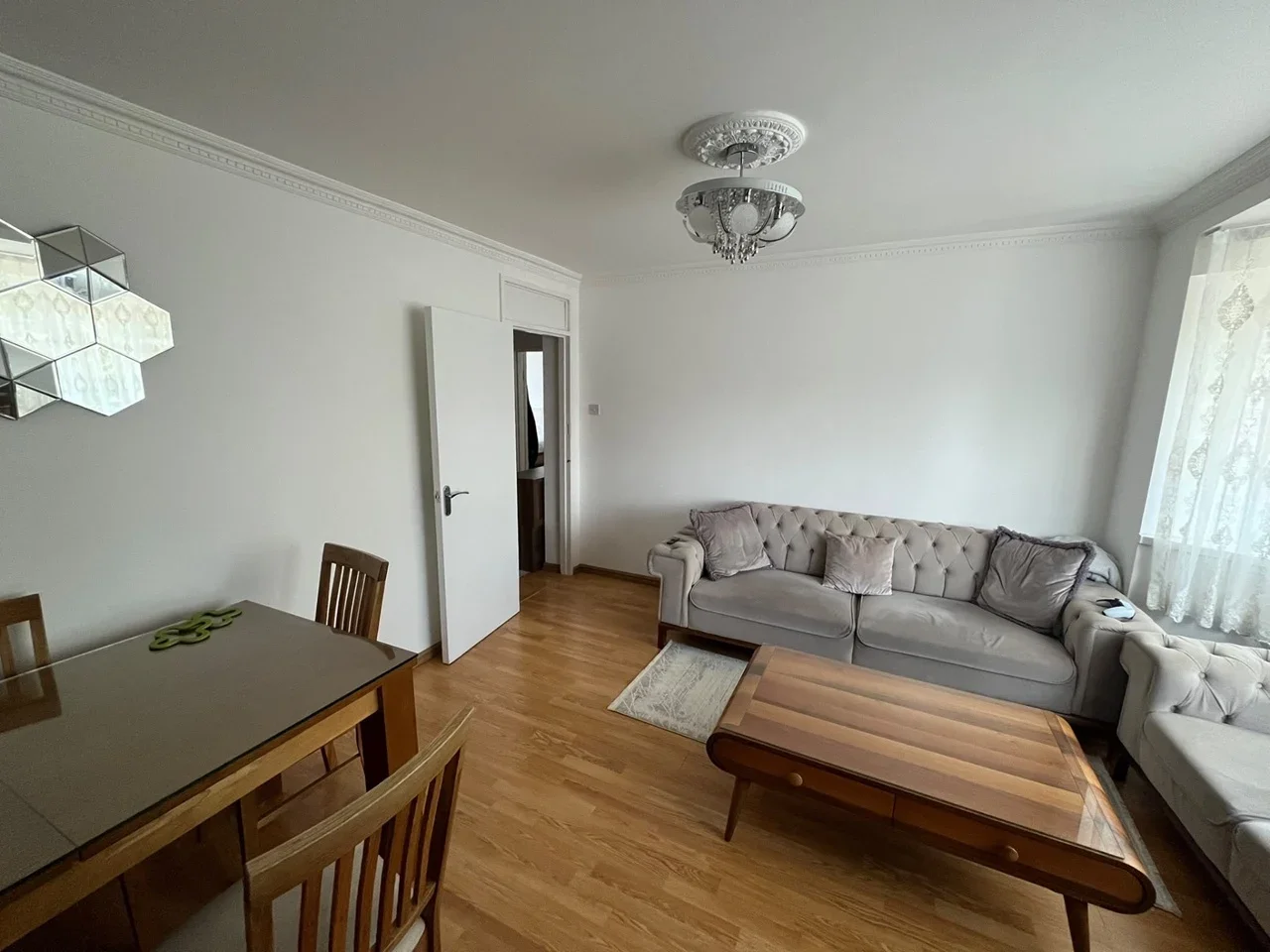 Flat Hertford Road in Greater London