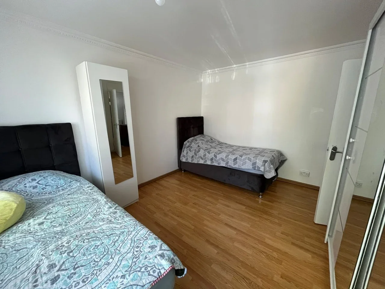 Flat Hertford Road in Greater London
