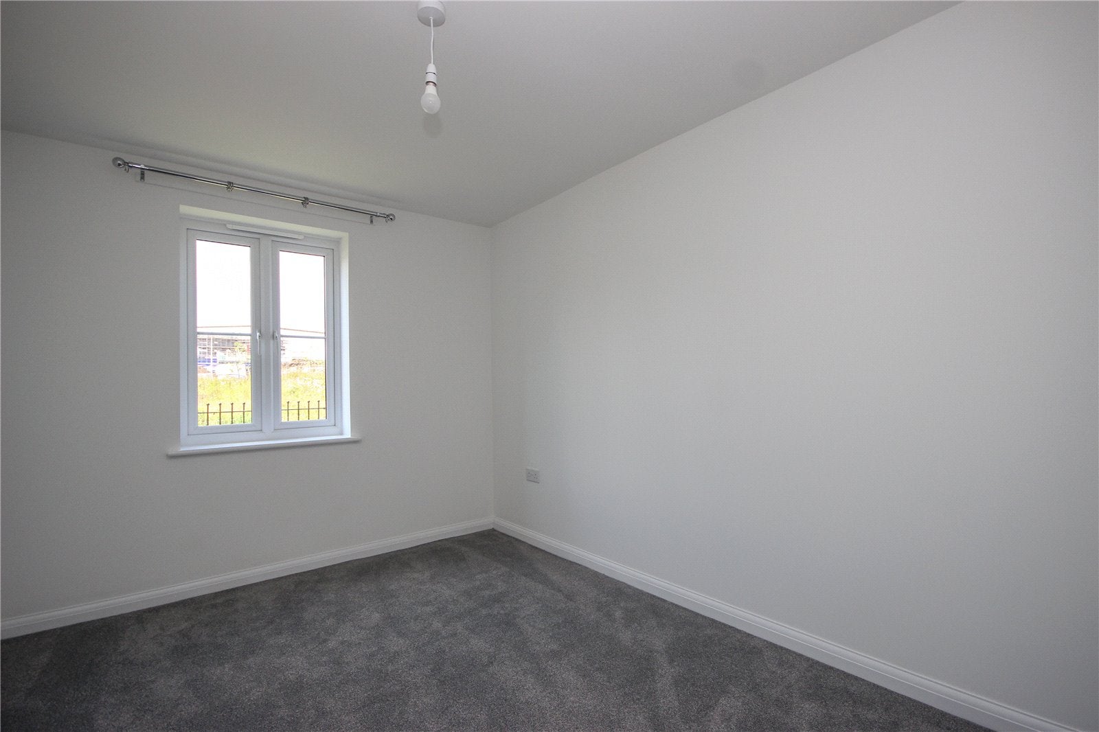 Flat Mansell Road in Bristol