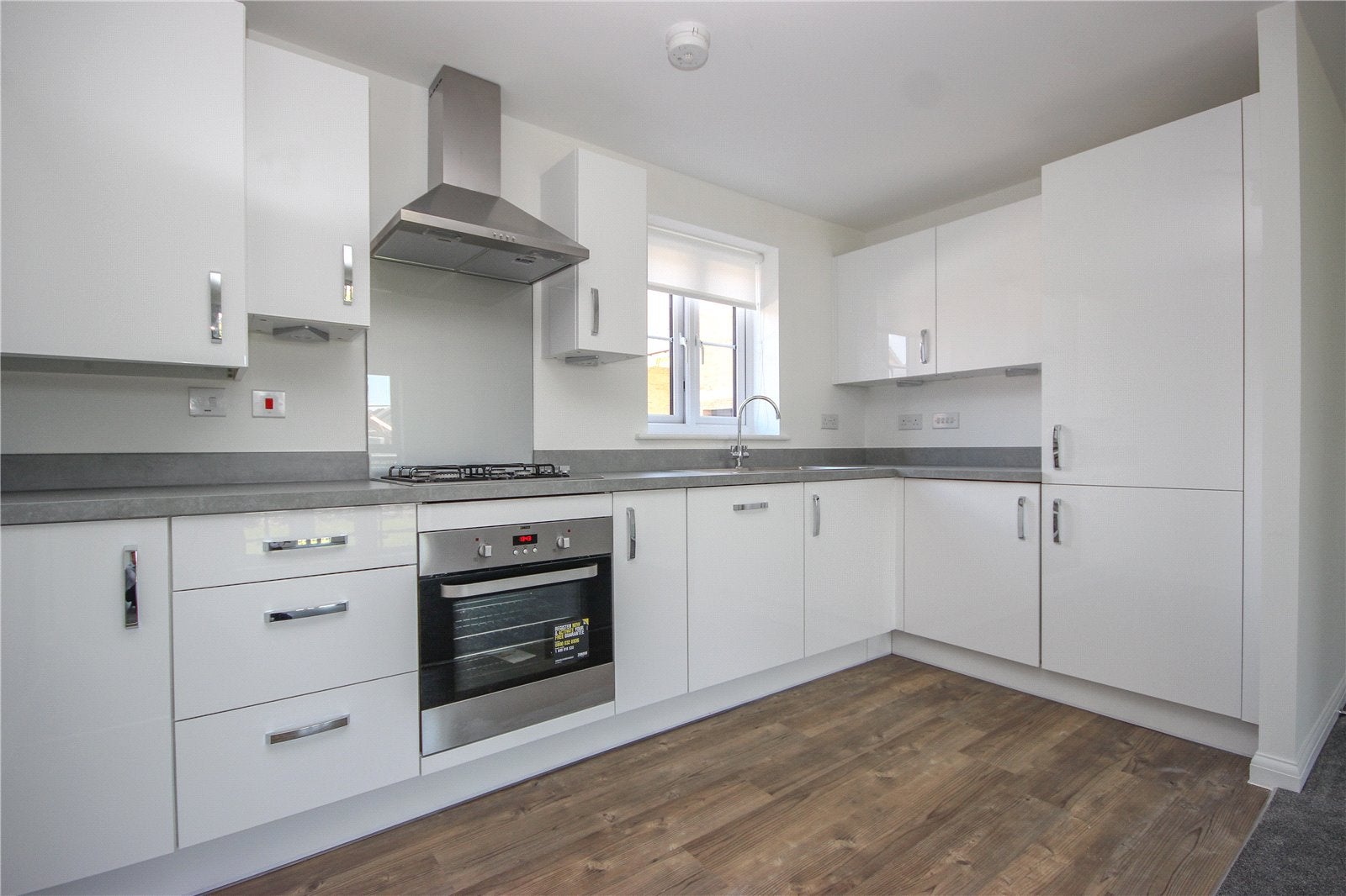 Flat Mansell Road in Bristol