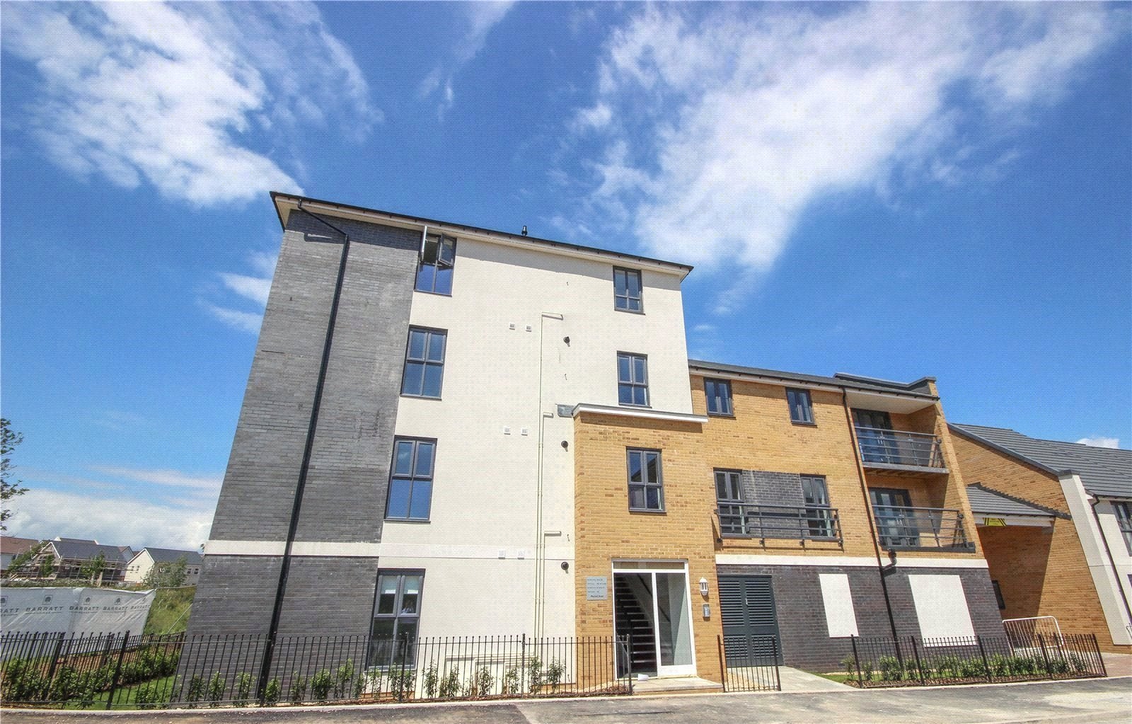 Flat Mansell Road in Bristol