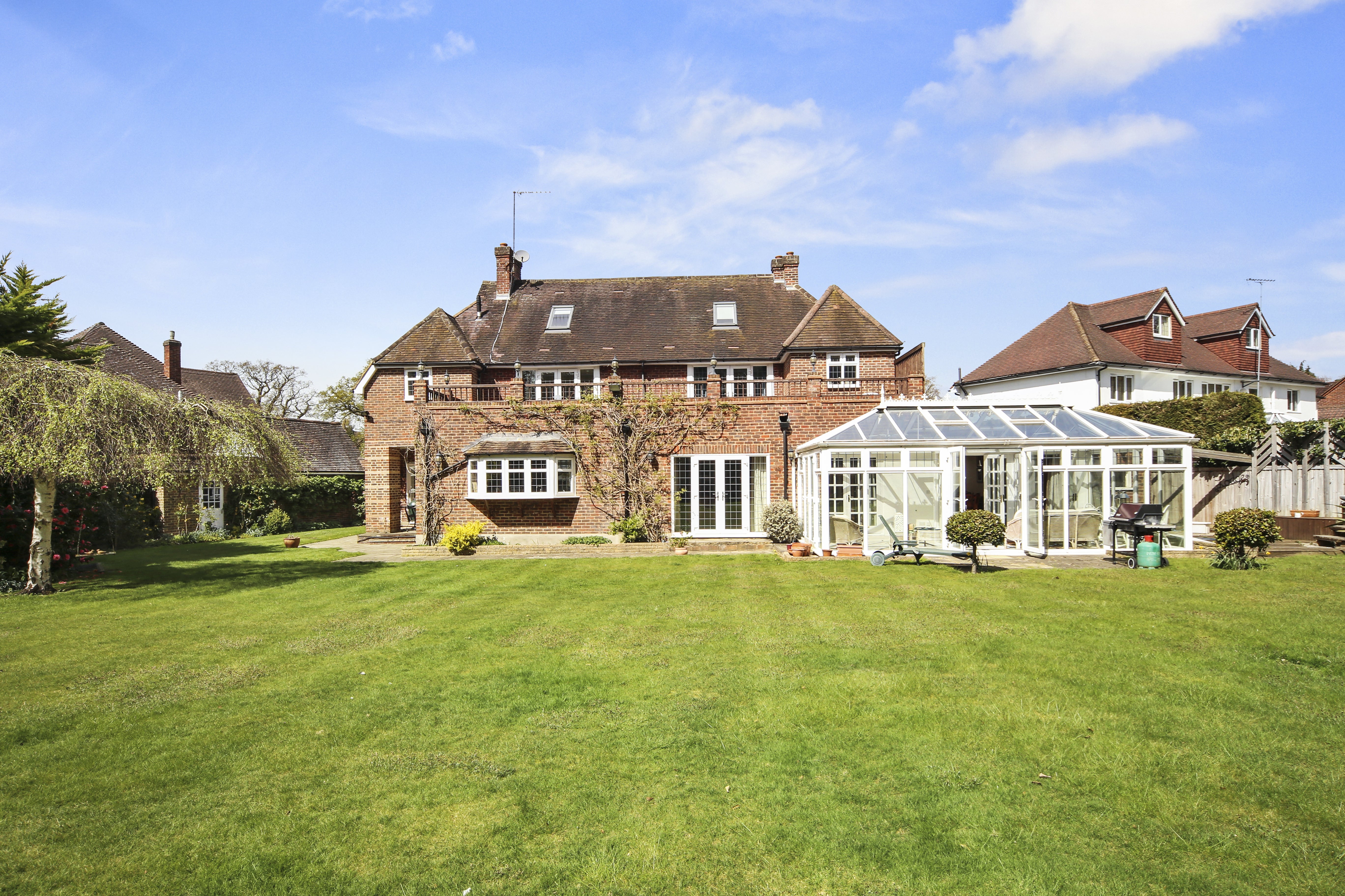 House Southfield Place in Elmbridge