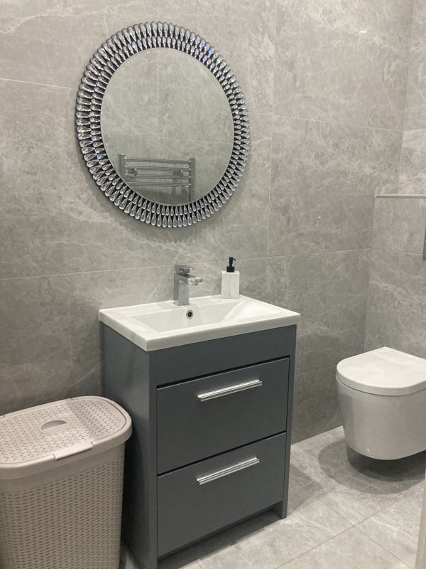 Room Purley Hill in Greater London