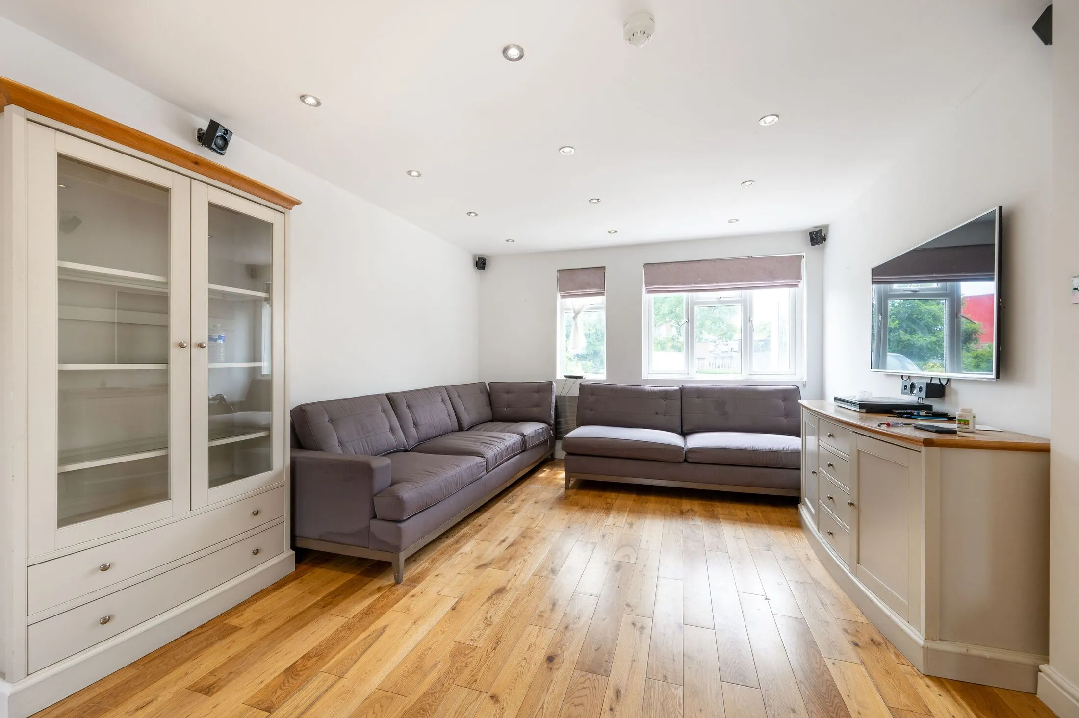 House Alperton Lane in Greater London