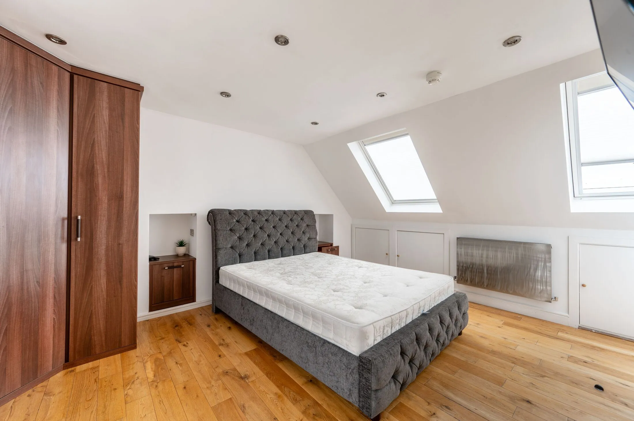 House Alperton Lane in Greater London