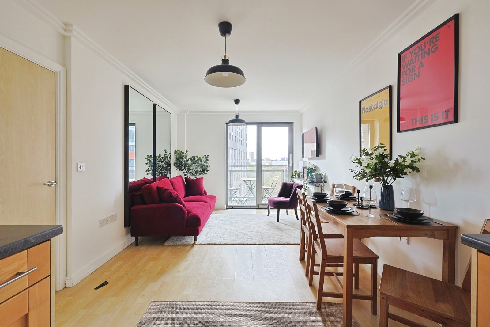 Flat Victoria Road in Greater London