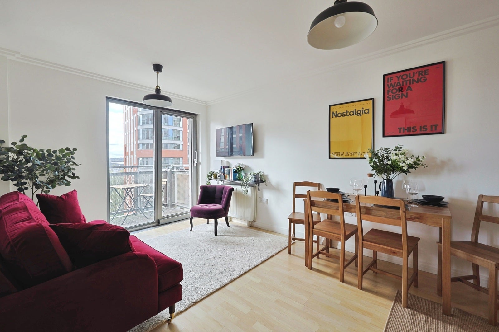 Flat Victoria Road in Greater London