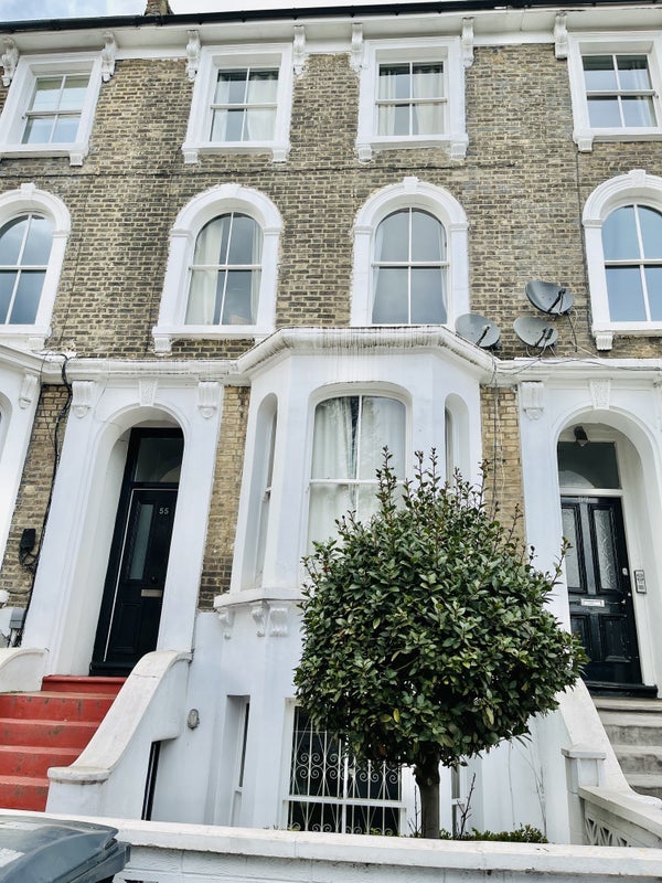 Room Landor Road in Greater London