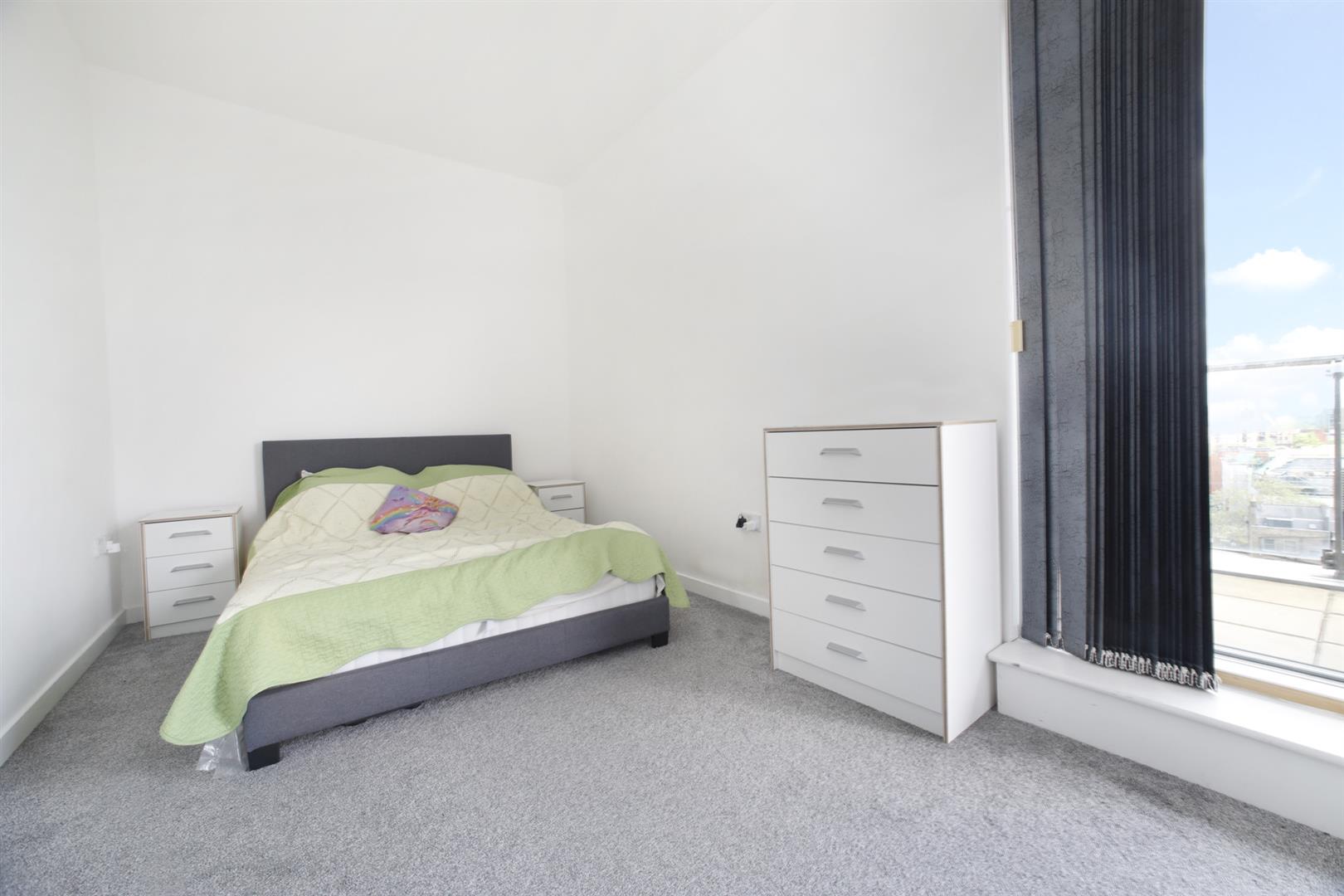 Flat Crampton Street in Greater London