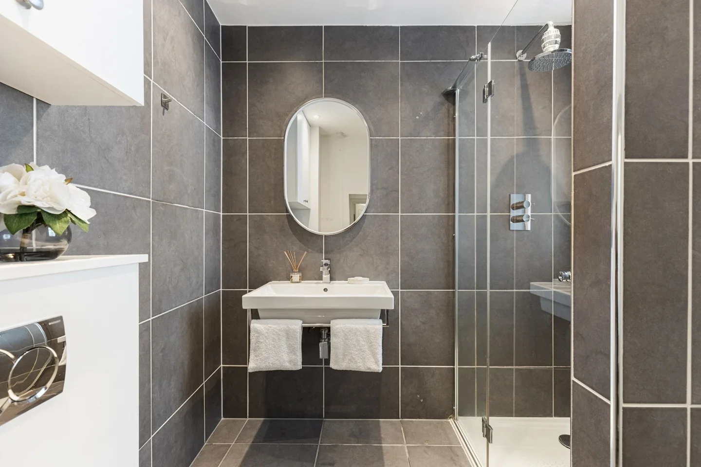 Flat Princess Road in Greater London