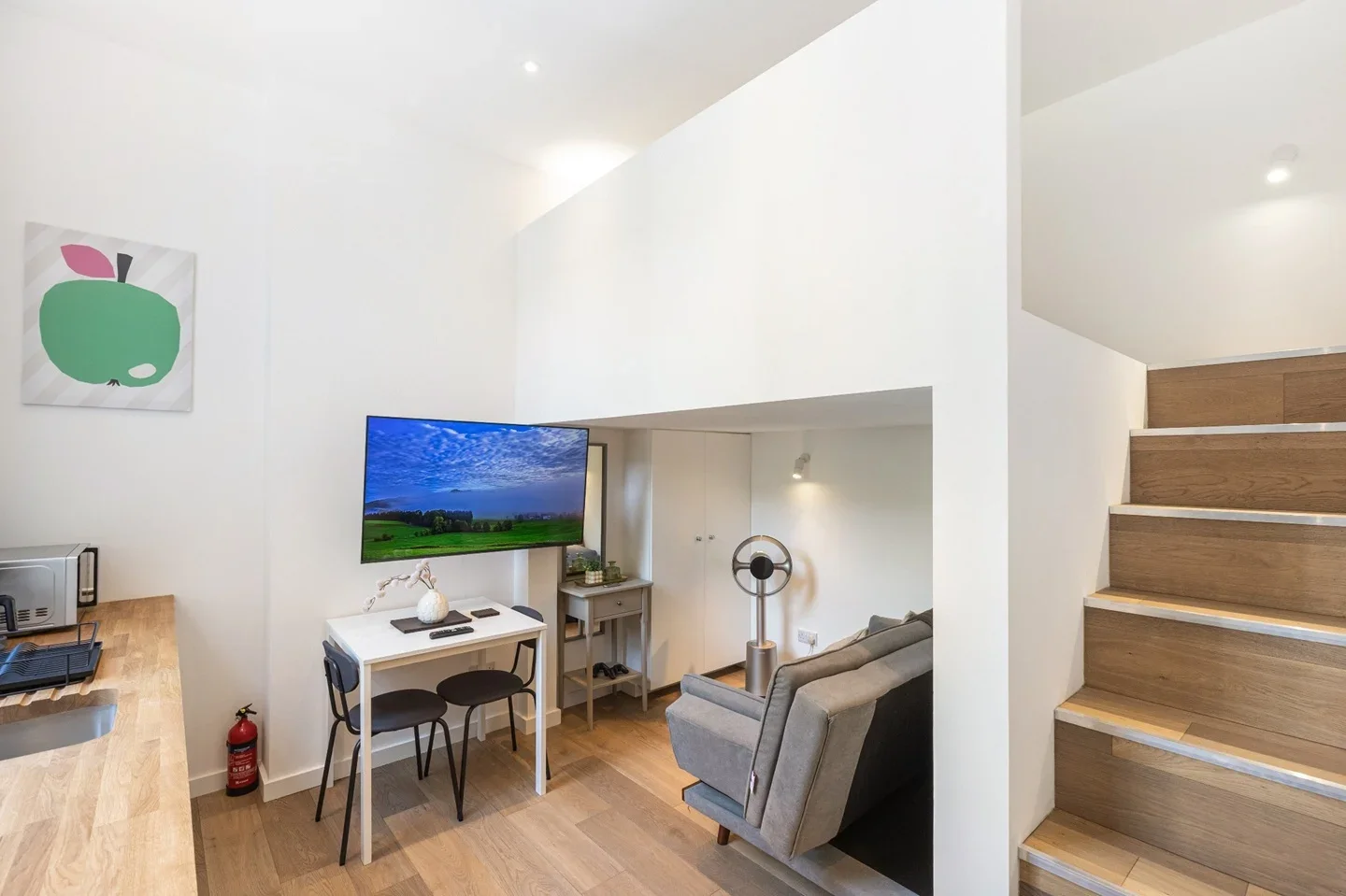 Flat Princess Road in Greater London