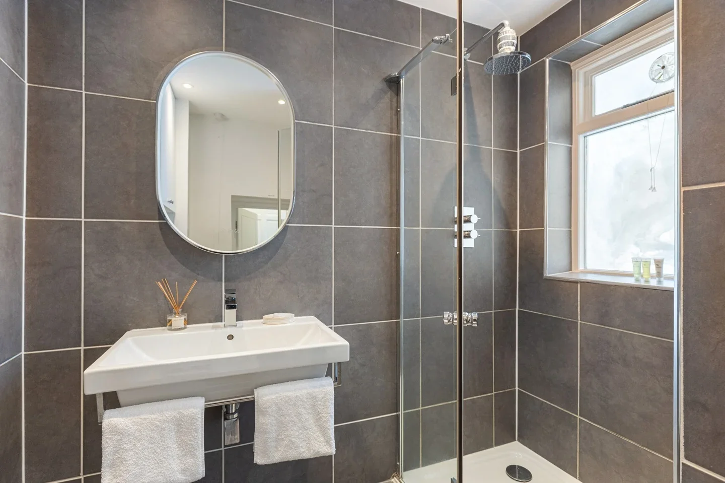Flat Princess Road in Greater London
