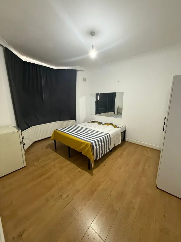Room Morley Road in Greater London