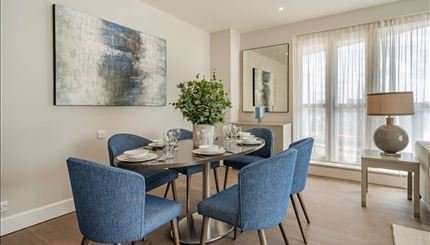 Flat Westferry Circus in Greater London