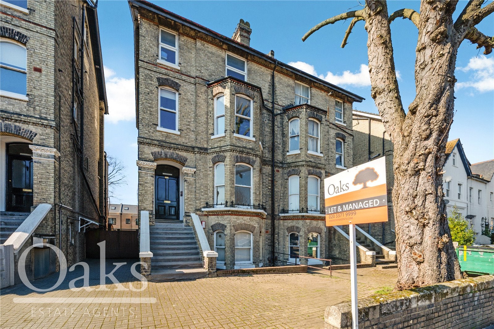 Flat Canning Road in Greater London