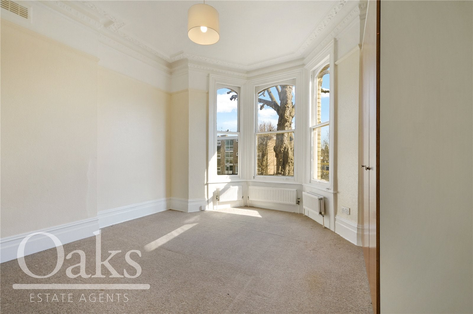 Flat Canning Road in Greater London