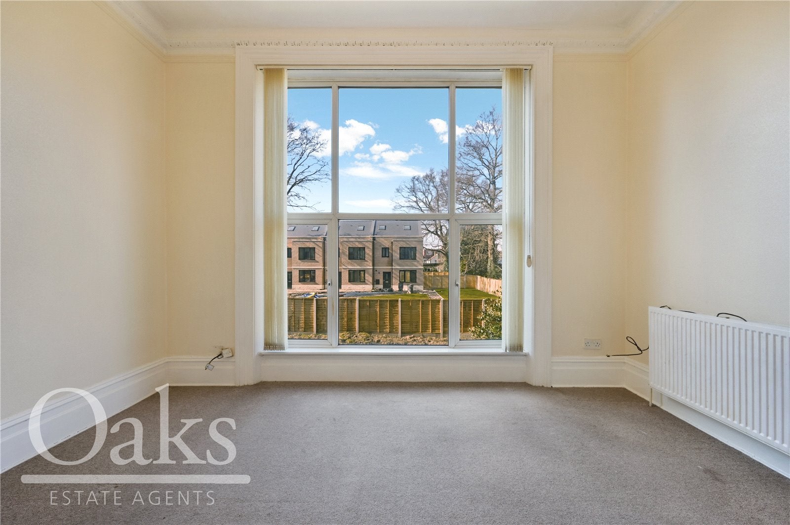 Flat Canning Road in Greater London