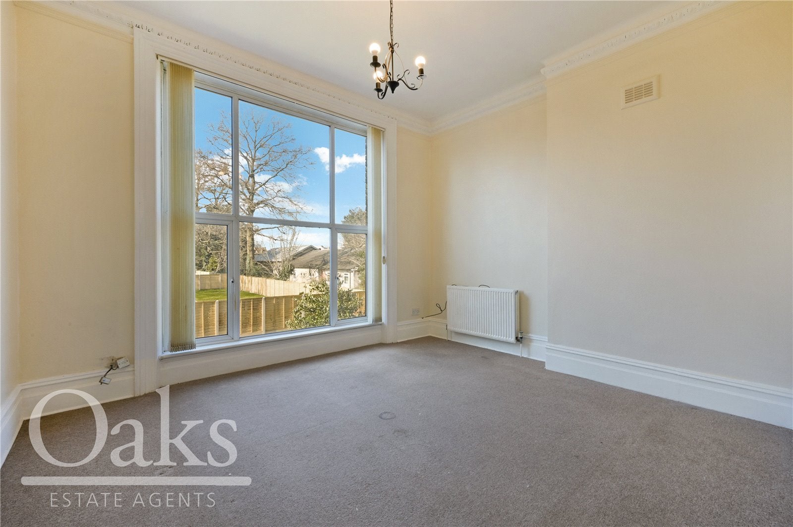 Flat Canning Road in Greater London