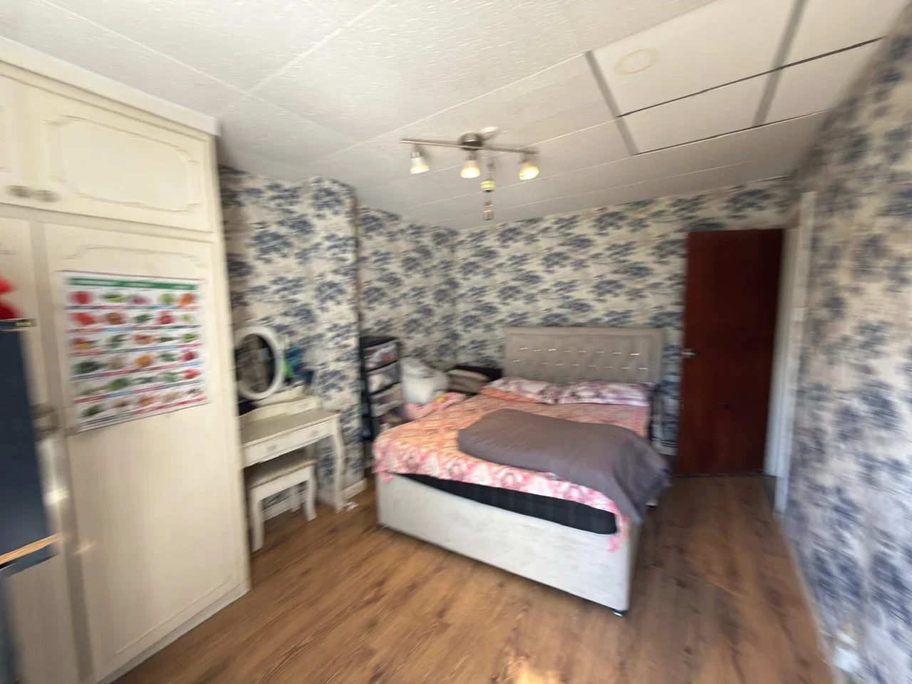 Flat Argyle Road in Greater London