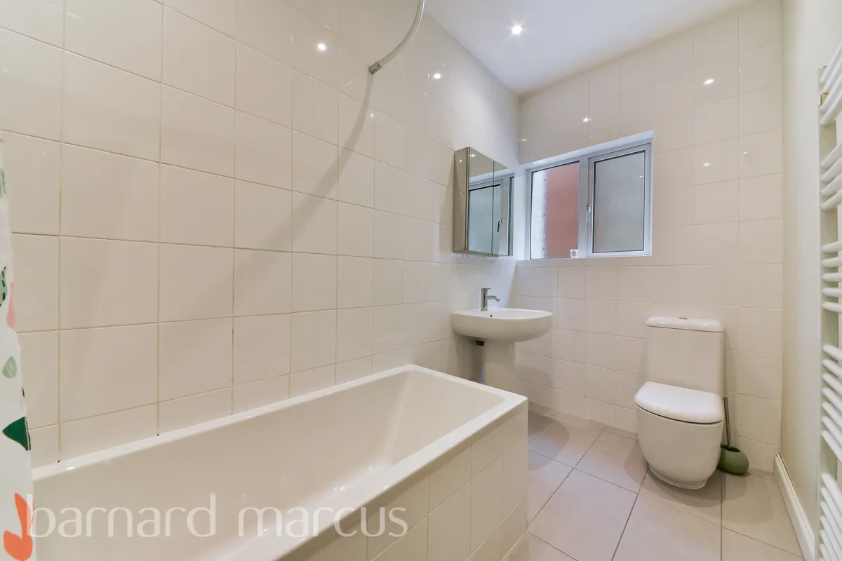 Flat Howson Terrace in Greater London