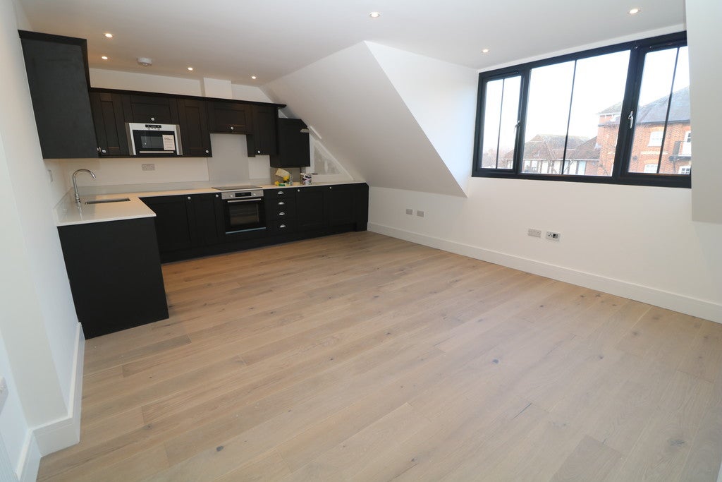 Flat Westcott Road in Mole Valley